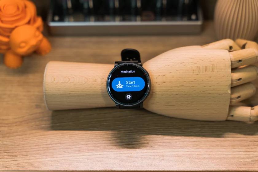 Крупные, но лёгкие: обзор смарт-часов для спорта Amazfit Active Max