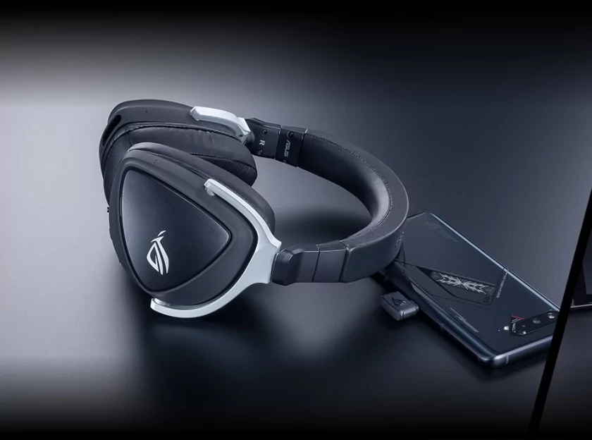 Умный робот-пылесос, геймерская гарнитура и монитор на 280 Гц: что подарить на 23 Февраля