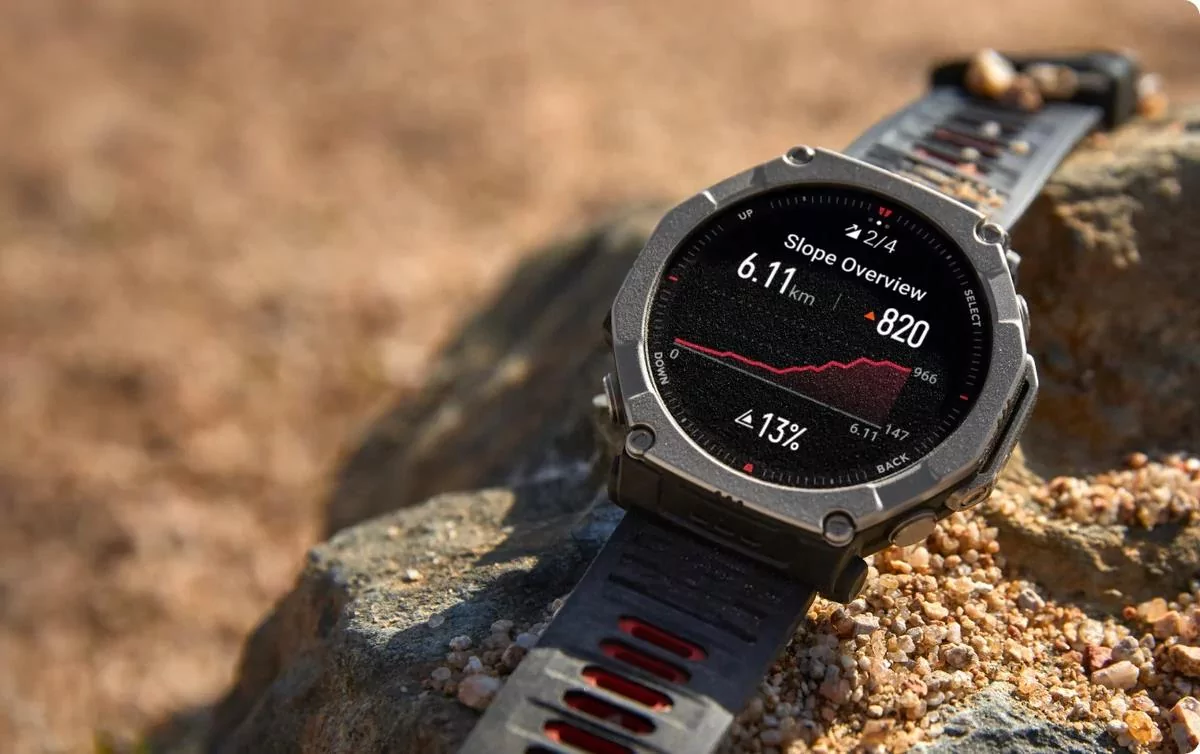 Amazfit выпустила титановые часы T-Rex Ultra 2 для экстремальных условий с автономностью до 30 дней