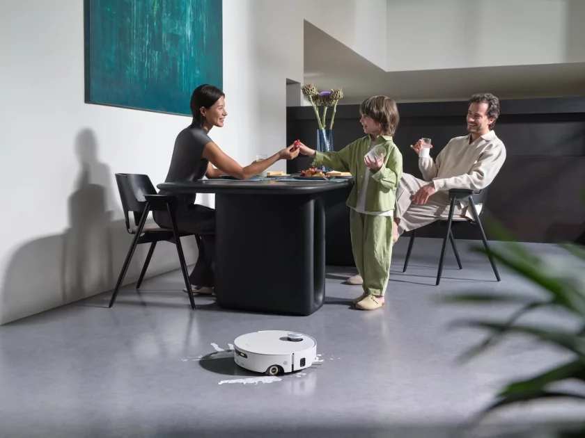 «Шагающий» через пороги робот-пылесос и швабра с кипятком: выбираем полезную технику на 8 Марта