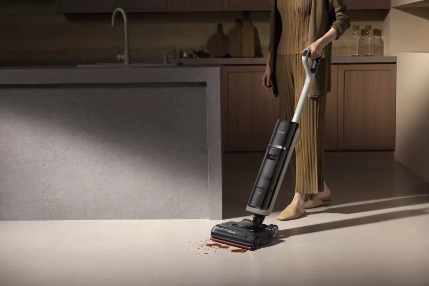 «Шагающий» через пороги робот-пылесос и швабра с кипятком: выбираем полезную технику на 8 Марта