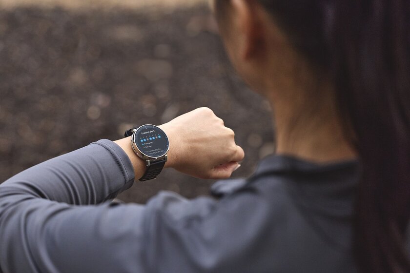 В России стартовали продажи Active 3 Premium — смарт-часов для бега от Amazfit