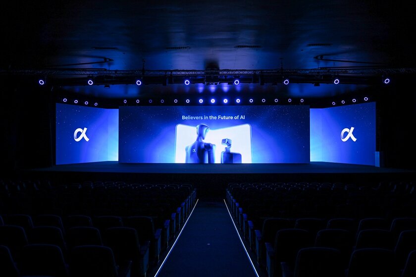 На MWC 2026 компания HONOR представила массу новинок: от самого тонкого в мире планшета до смартфона с камерой-роботом