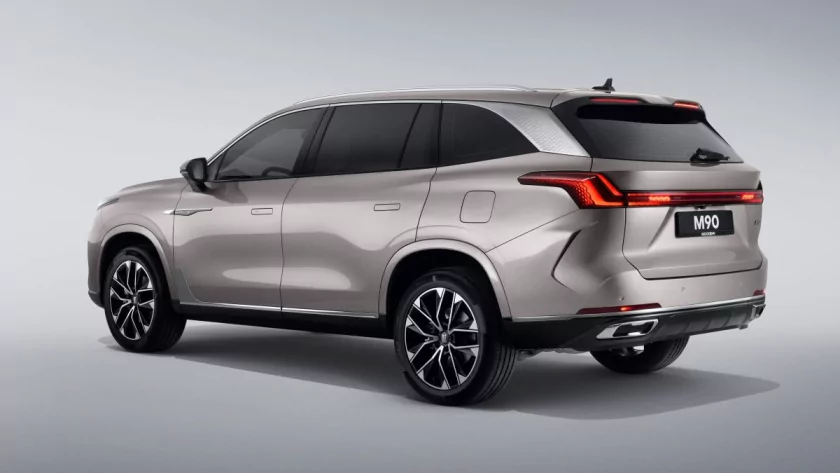 Обнародованы состав комплектаций и стоимость кроссоверов Москвич М70 и М90