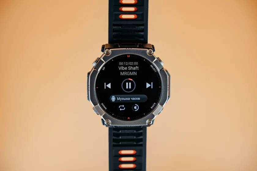 Титан, сапфир и месяц без розетки: обзор смарт-часов Amazfit T-Rex Ultra 2 — Дисплей. 3