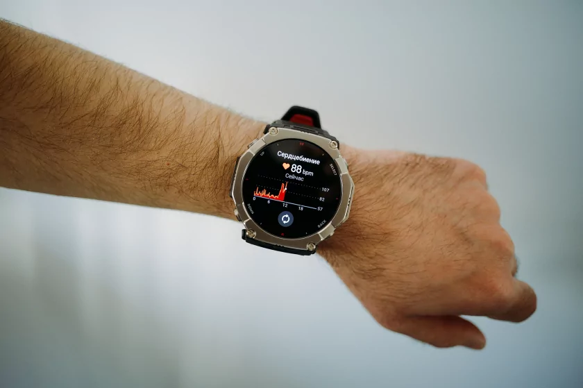 Титан, сапфир и месяц без розетки: обзор смарт-часов Amazfit T-Rex Ultra 2 — Функции. 5