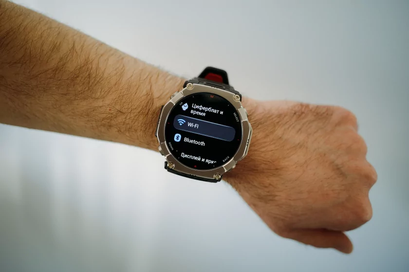 Титан, сапфир и месяц без розетки: обзор смарт-часов Amazfit T-Rex Ultra 2 — Прошивка и приложение-компаньон. 3