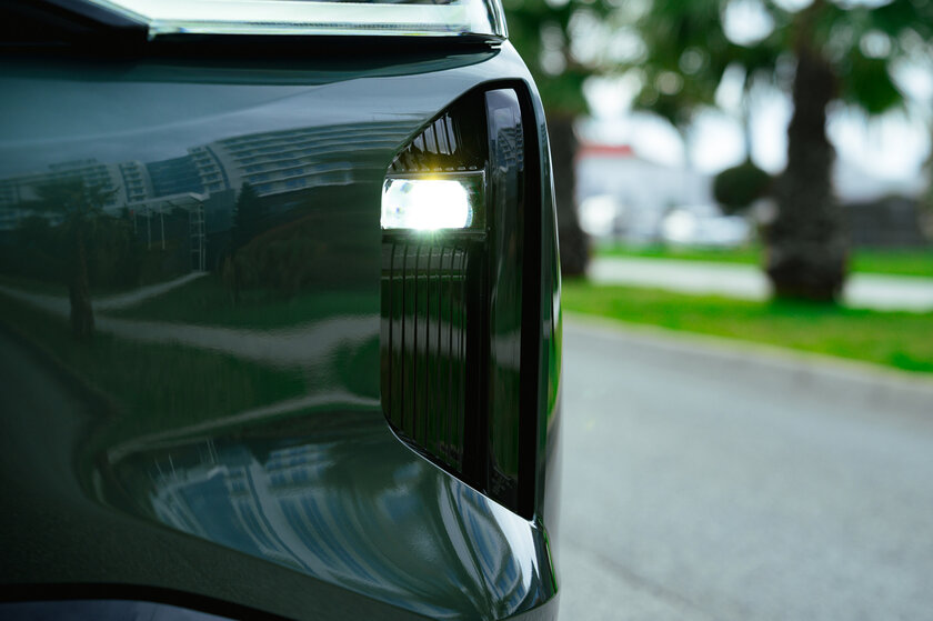 Бегущая строка на фарах, царский второй ряд и заявка на классику: обзор GAC S7 — Встреча. 7