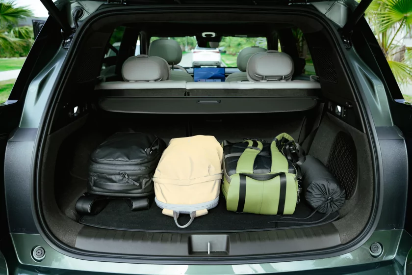 Бегущая строка на фарах, царский второй ряд и заявка на классику: обзор GAC S7 — Встреча. 20