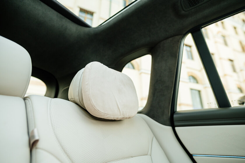 Бегущая строка на фарах, царский второй ряд и заявка на классику: обзор GAC S7 — Встреча. 27