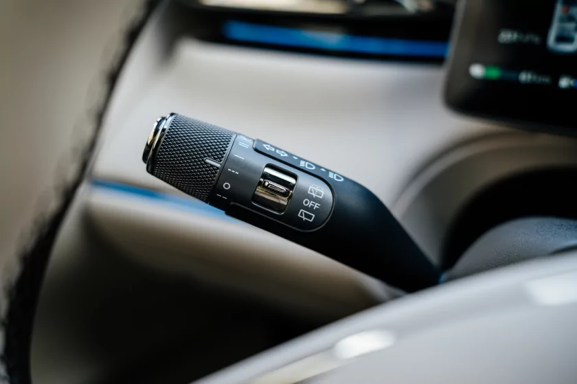 Бегущая строка на фарах, царский второй ряд и заявка на классику: обзор GAC S7 — Встреча. 60