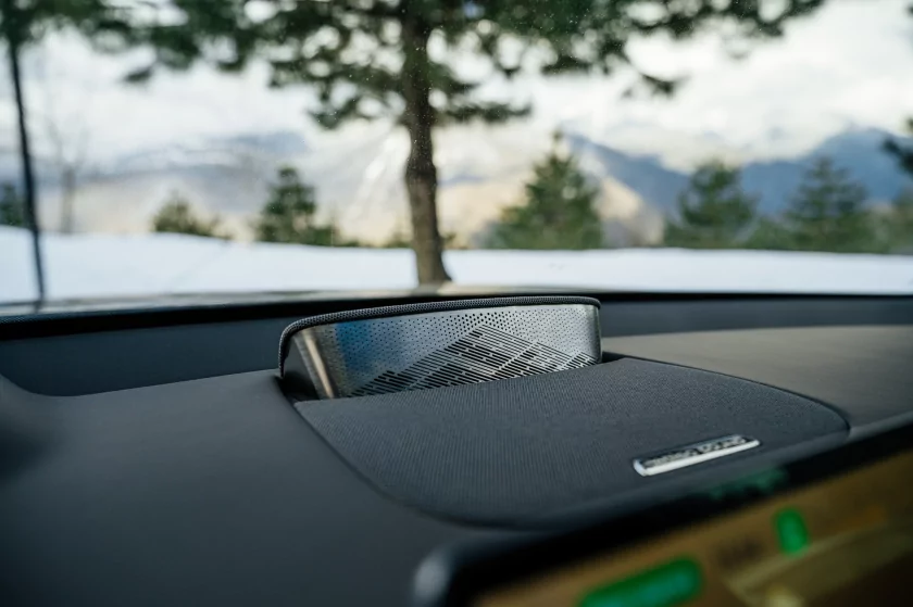 Бегущая строка на фарах, царский второй ряд и заявка на классику: обзор GAC S7 — Встреча. 68