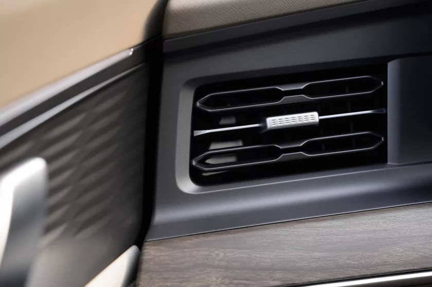 Семейный крейсер среди снегов: тест-драйв «Москвича» М90 на пути к Эльбрусу