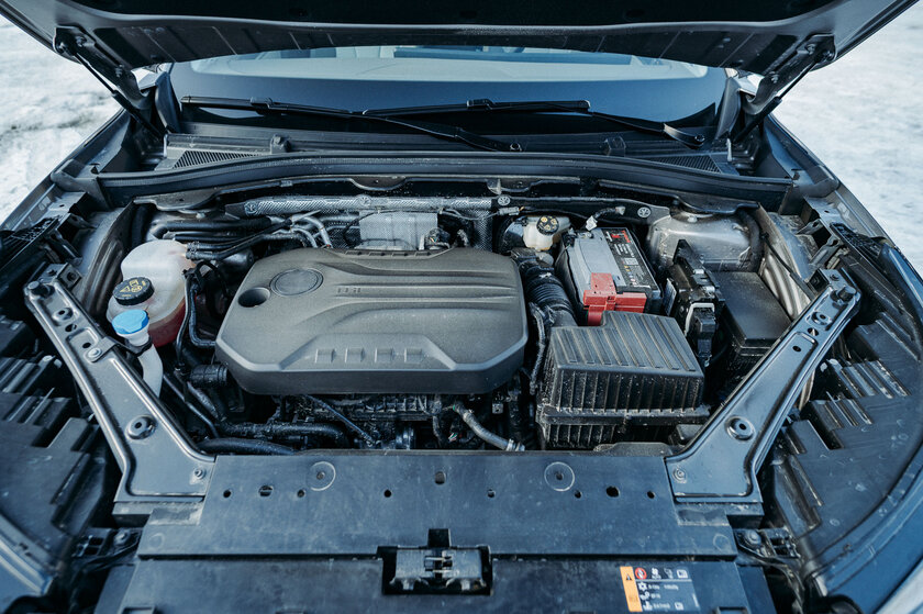 Семейный крейсер среди снегов: тест-драйв «Москвича» М90 на пути к Эльбрусу