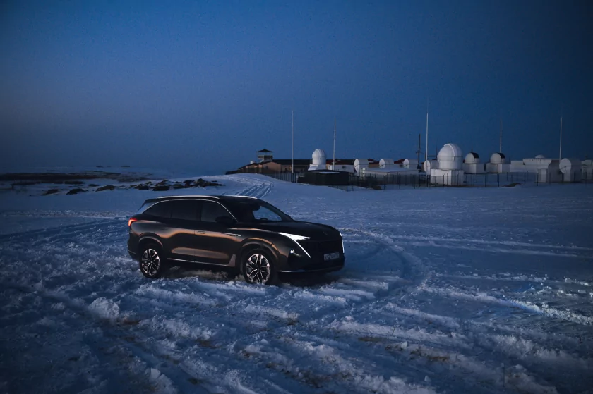 Семейный крейсер среди снегов: тест-драйв «Москвича» М90 на пути к Эльбрусу