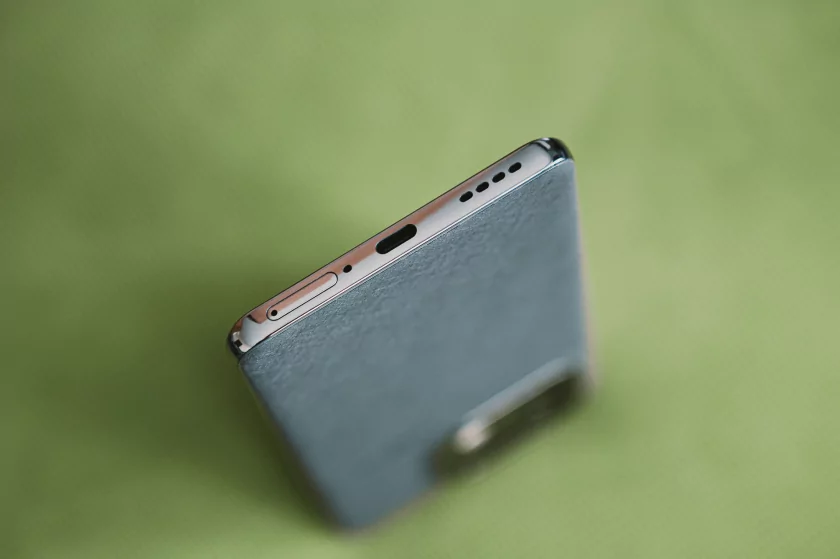 Единственный в своем роде? Обзор realme 16 Pro+ с оптическим зумом и батареей на 7000 мАч — Дизайн. 4