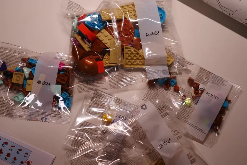 Ярко, интересно и понятно: обзор конструкторов Brick Labs по «Смешарикам»