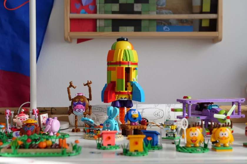 Ярко, интересно и понятно: обзор конструкторов Brick Labs по «Смешарикам»