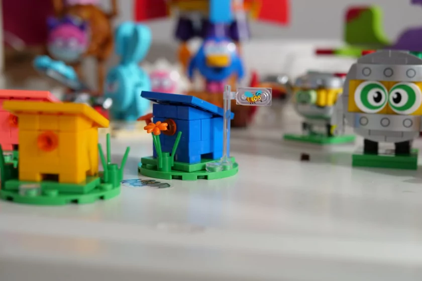 Ярко, интересно и понятно: обзор конструкторов Brick Labs по «Смешарикам»