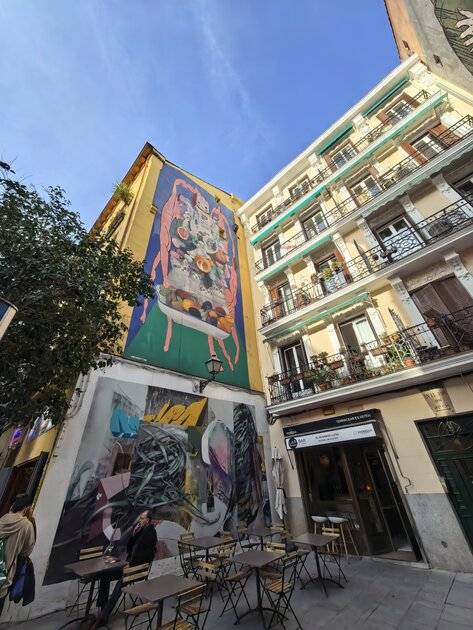 Стильный камерафон, который не боится дождя и падений: обзор HUAWEI Mate 80 Pro