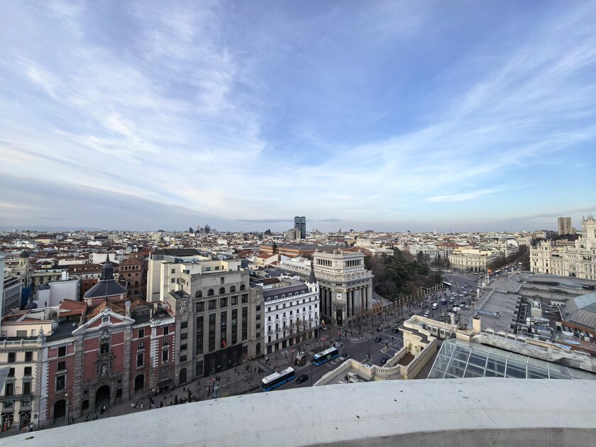 Стильный камерафон, который не боится дождя и падений: обзор HUAWEI Mate 80 Pro