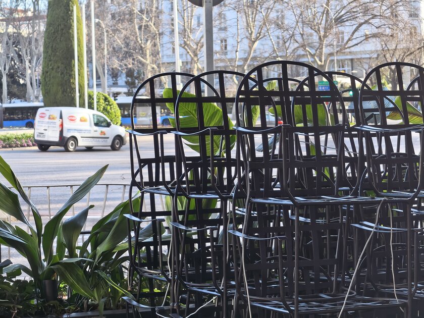 Стильный камерафон, который не боится дождя и падений: обзор HUAWEI Mate 80 Pro