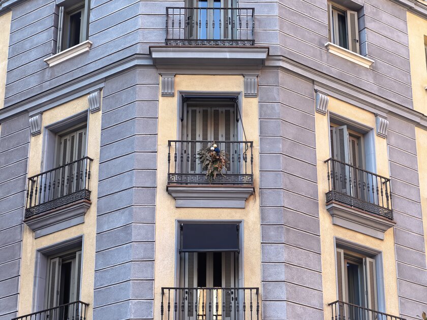 Стильный камерафон, который не боится дождя и падений: обзор HUAWEI Mate 80 Pro