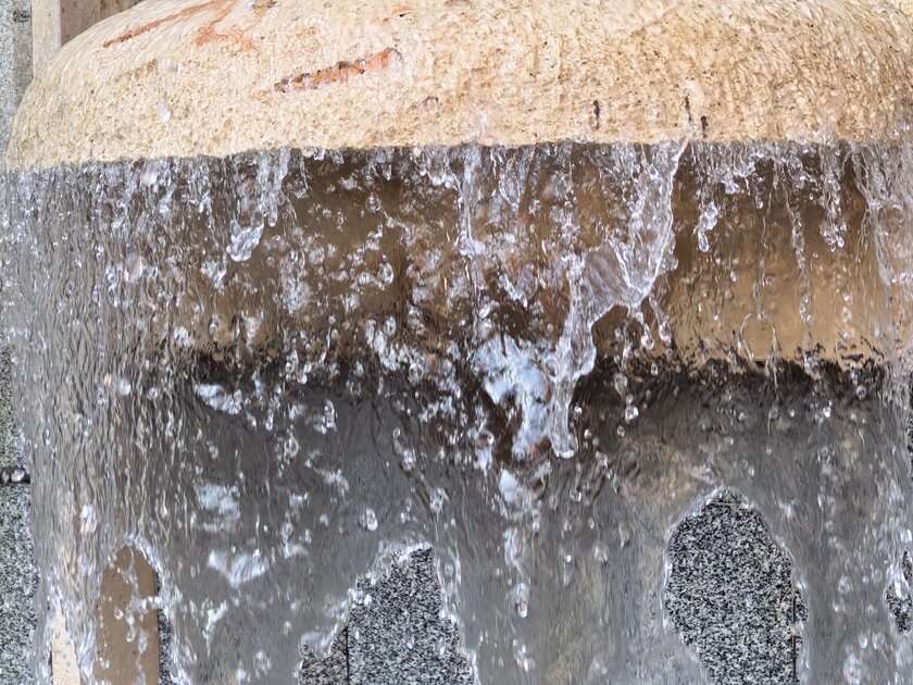 Стильный камерафон, который не боится дождя и падений: обзор HUAWEI Mate 80 Pro