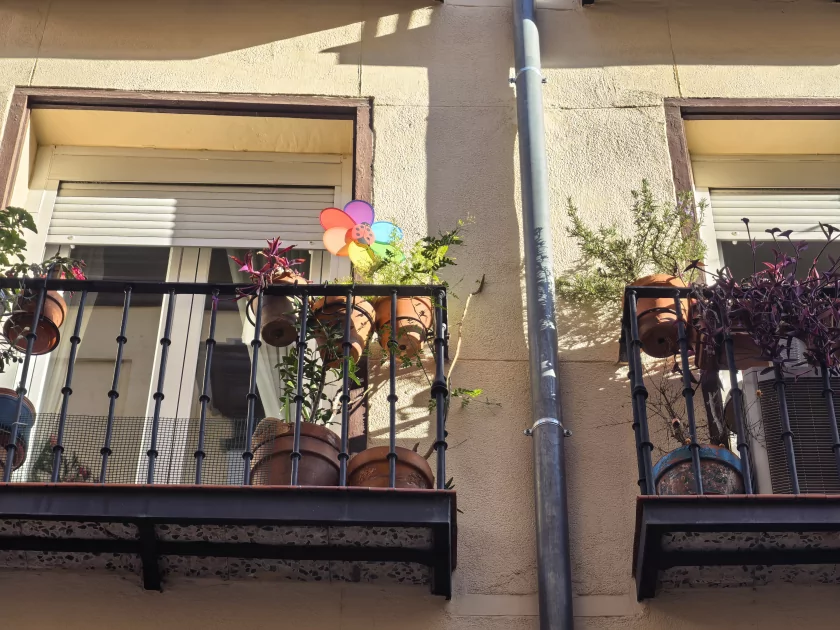 Стильный камерафон, который не боится дождя и падений: обзор HUAWEI Mate 80 Pro