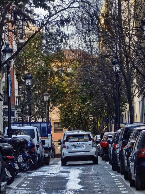 Стильный камерафон, который не боится дождя и падений: обзор HUAWEI Mate 80 Pro