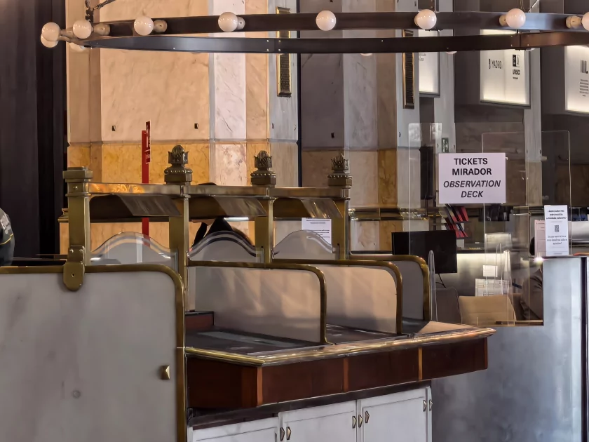 Стильный камерафон, который не боится дождя и падений: обзор HUAWEI Mate 80 Pro