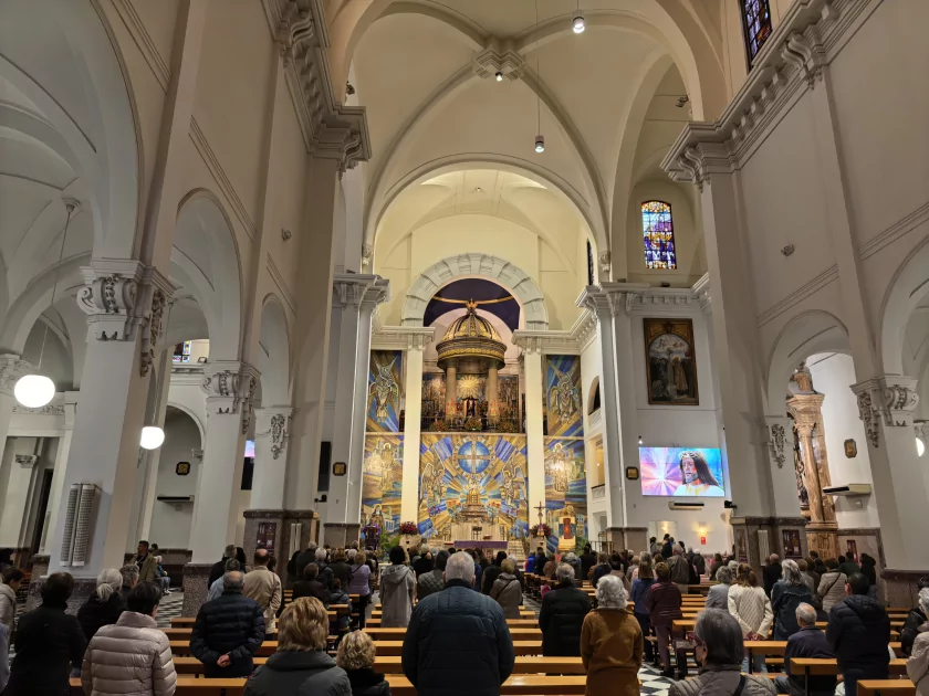 Стильный камерафон, который не боится дождя и падений: обзор HUAWEI Mate 80 Pro