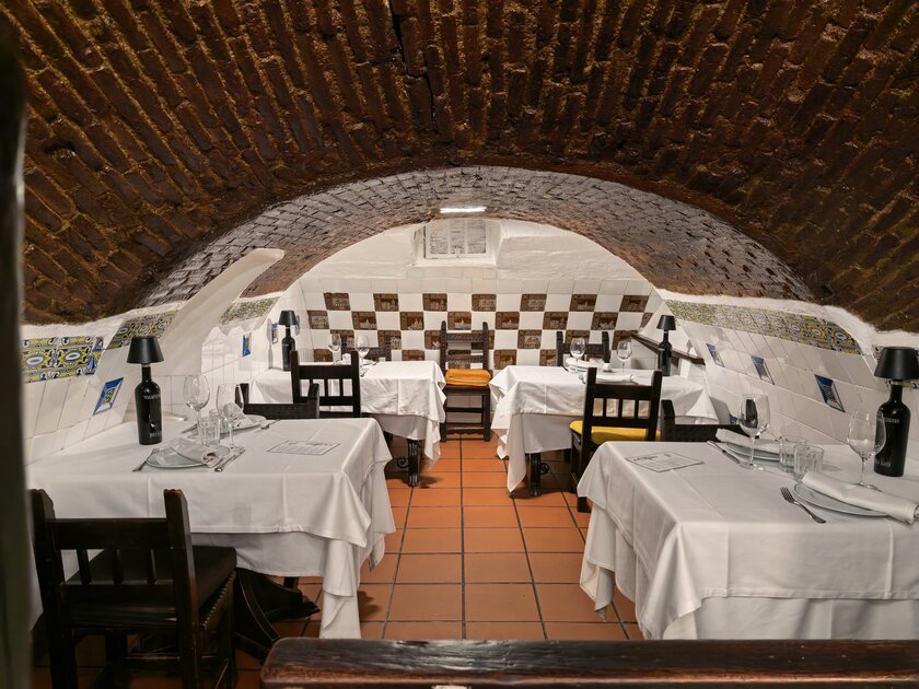 Стильный камерафон, который не боится дождя и падений: обзор HUAWEI Mate 80 Pro