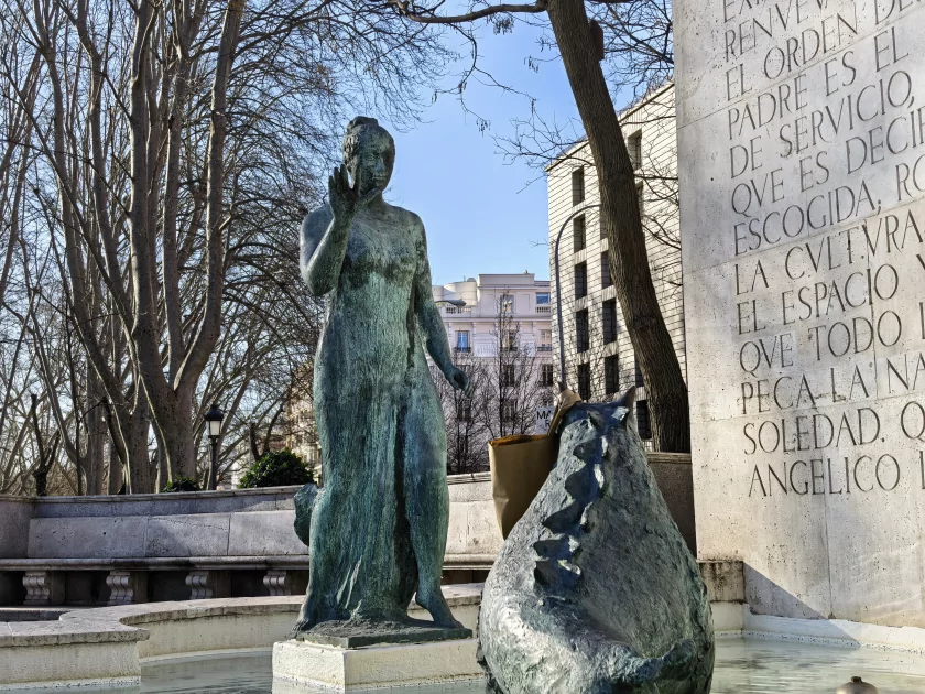 Стильный камерафон, который не боится дождя и падений: обзор HUAWEI Mate 80 Pro