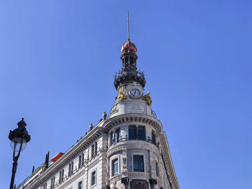 Стильный камерафон, который не боится дождя и падений: обзор HUAWEI Mate 80 Pro