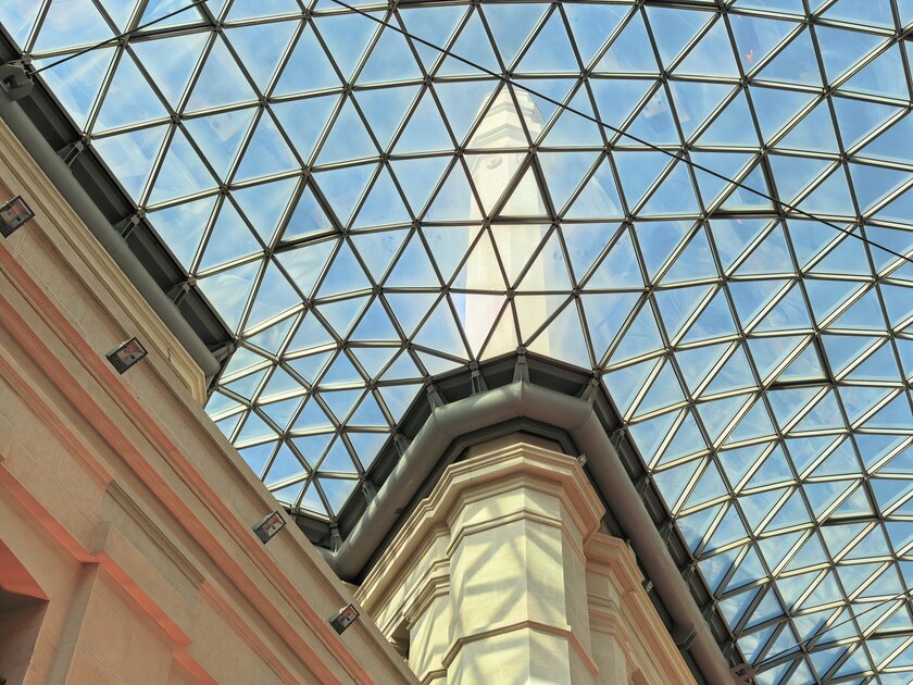 Стильный камерафон, который не боится дождя и падений: обзор HUAWEI Mate 80 Pro