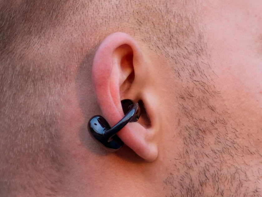 Наушники, которые не нужно вставлять в уши: обзор клипс realme Buds Clip — Дизайн и эргономика. 2