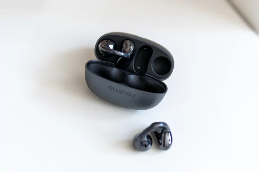 Наушники, которые не нужно вставлять в уши: обзор клипс realme Buds Clip — Дизайн и эргономика. 4