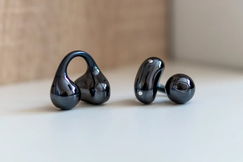 Наушники, которые не нужно вставлять в уши: обзор клипс realme Buds Clip — Звук и особенности. 1