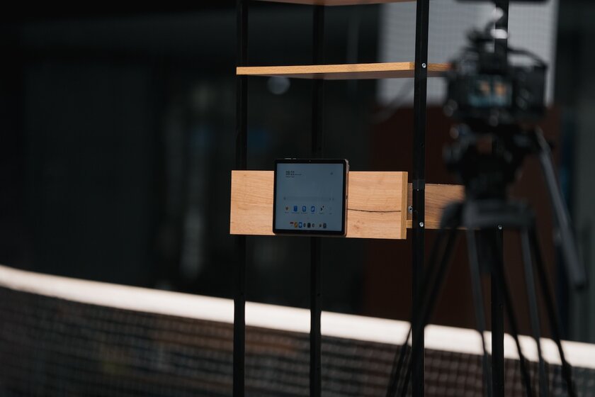 HONOR Pad X8b расстреляли из теннисной пушки: планшет выдержал испытание