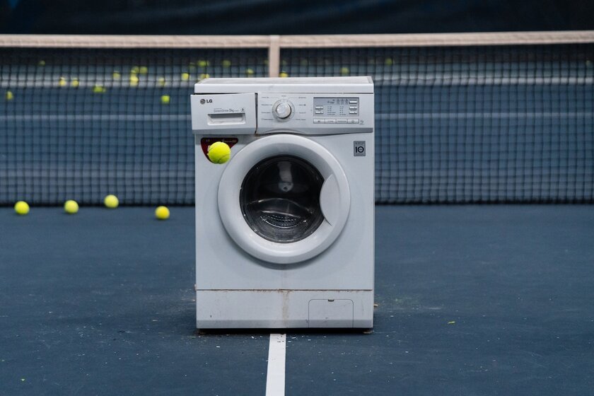 HONOR Pad X8b расстреляли из теннисной пушки: планшет выдержал испытание