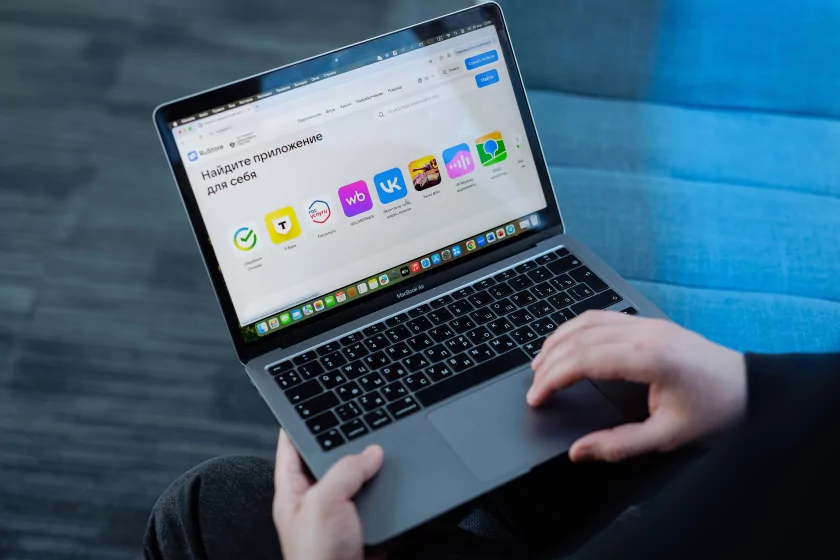 Бизнес стал чаще продвигаться через RuStore: число рекламодателей выросло на 65%