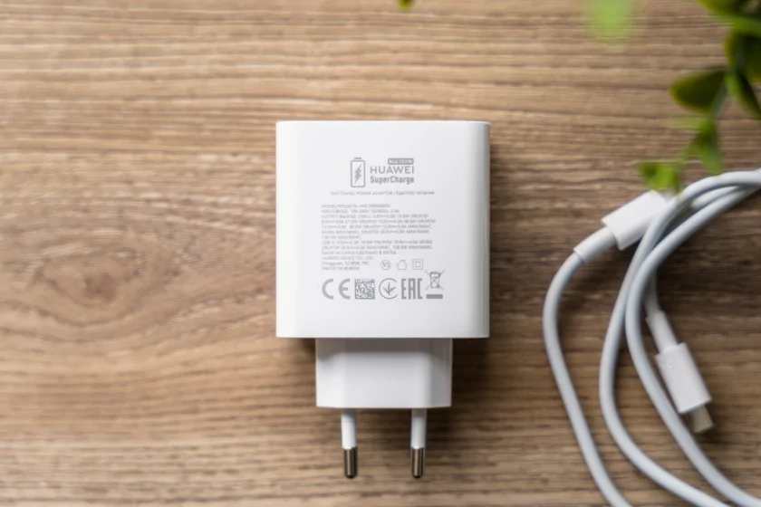 Молодежный предфлагман: обзор HUAWEI nova 15 Pro. Стоит ли он своих денег? — Автономность и зарядка. 2