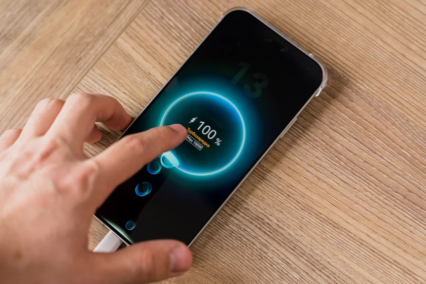 Молодежный предфлагман: обзор HUAWEI nova 15 Pro. Стоит ли он своих денег? — Автономность и зарядка. 6