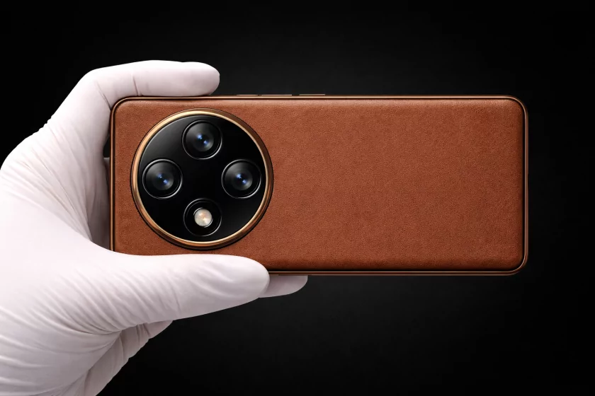 Производители смартфонов договорились устанавливать камеры снизу, чтобы их правильно держали при съёмке