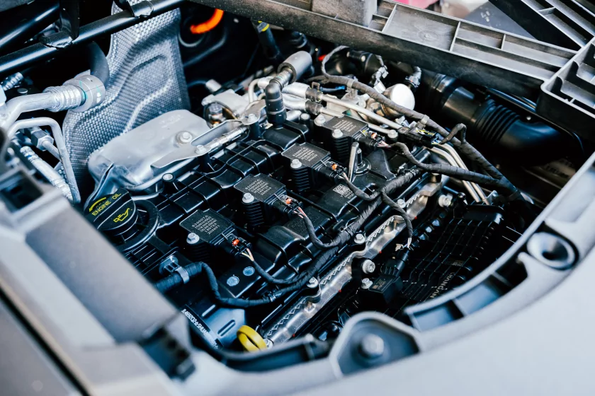 Выглядит как суровый джип, а разгоняется за 6,3 секунды: знакомимся с новым гибридом Deepal G318 — В путь. 2