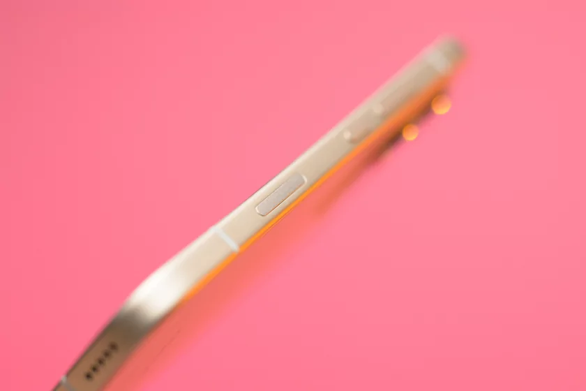 Стильный, тонкий, лёгкий и с металлической рамкой: обзор HONOR 600 Lite