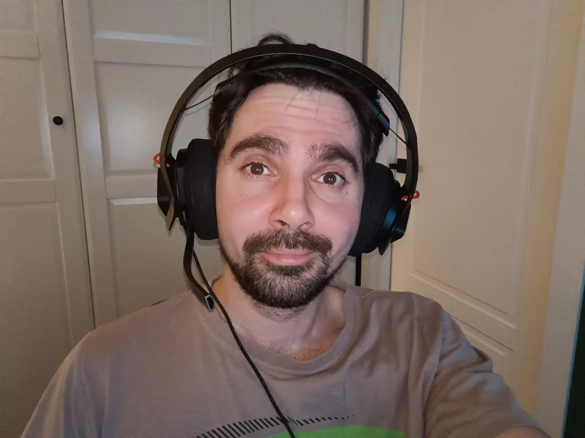 Стильный, тонкий, лёгкий и с металлической рамкой: обзор HONOR 600 Lite