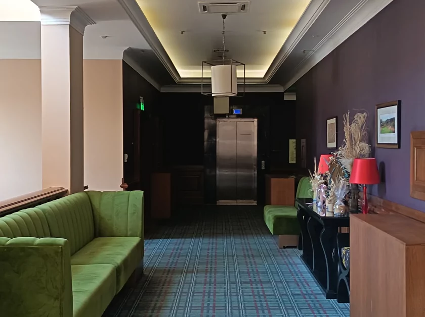 Стильный, тонкий, лёгкий и с металлической рамкой: обзор HONOR 600 Lite