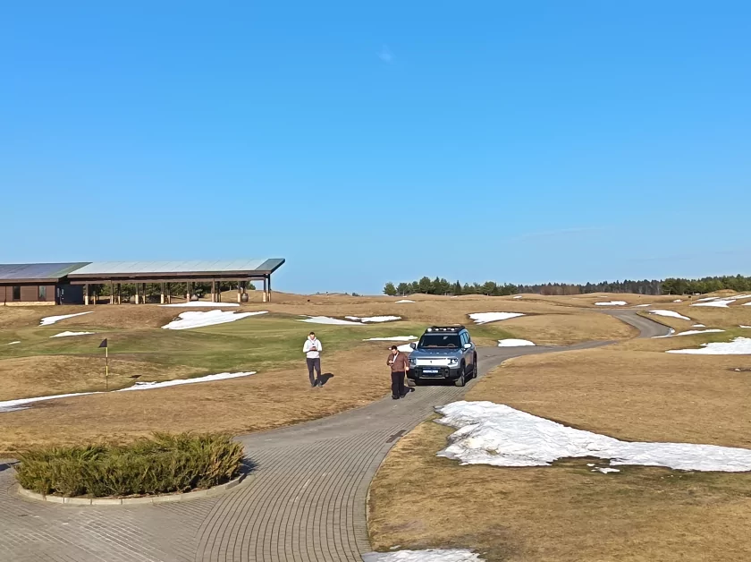 Стильный, тонкий, лёгкий и с металлической рамкой: обзор HONOR 600 Lite